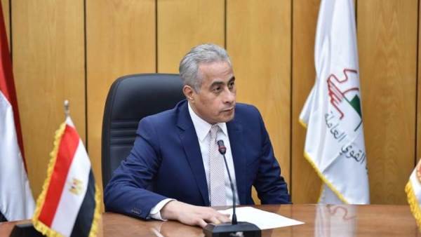 حسن شحاته وزير القوي العاملة