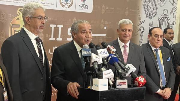 وزير التموين والتجارة الداخلية