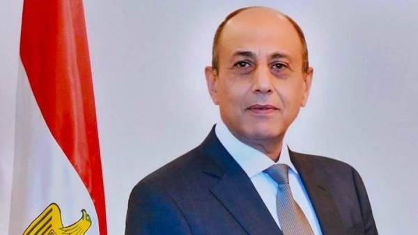 الفريق محمد عباس وزير الطيران المدني