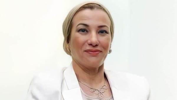 وزيرة البيئة