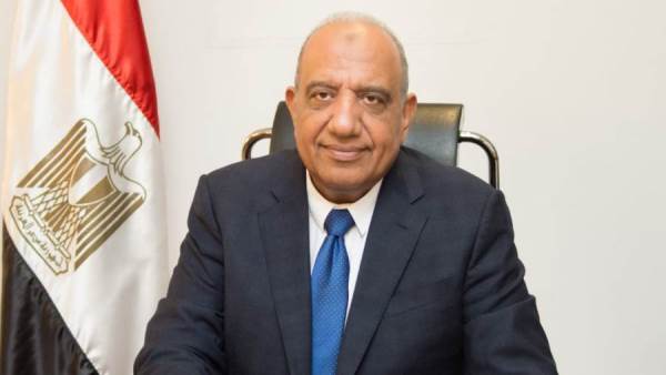 محمود عصمت وزير قطاع الأعمال العام