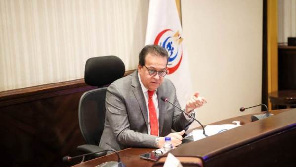 خالد عبدالغفار وزير الصحة والسكان