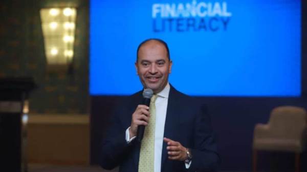 الدكتور عبد العزيز نصير المدير التنفيذي للمعهد المصرفي المصري