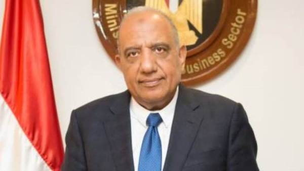 وزير قطاع الأعمال العام