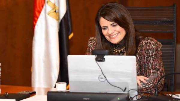 وزيرة الهجرة