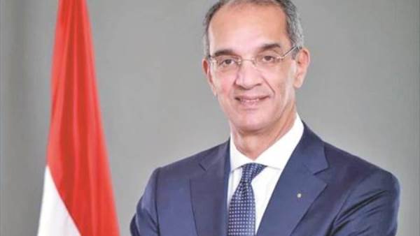 عمرو طلعت وزير الإتصالات