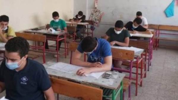 طلاب الشهادة الاعدادية