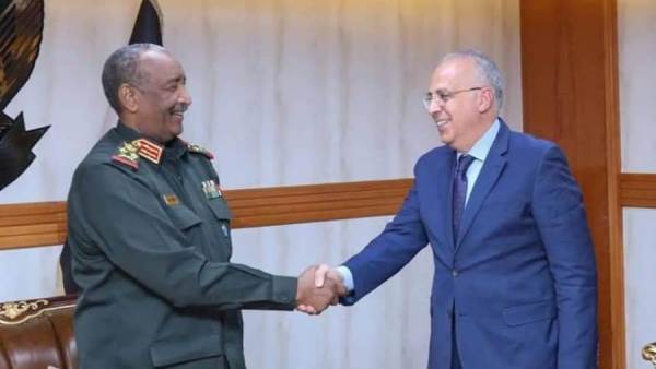 البرهان ووزير الموارد المائية والرى