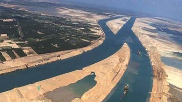 قناة السويس