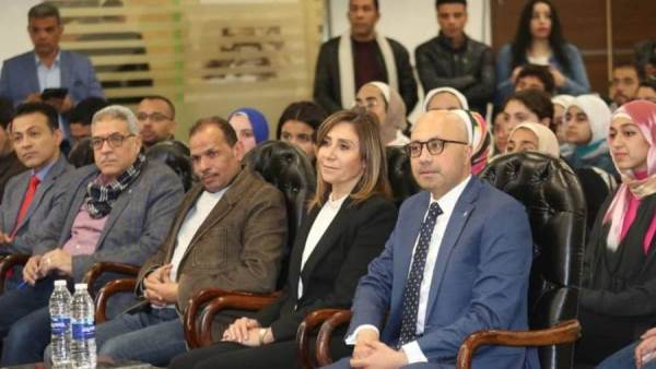 وزيرة الثقافة