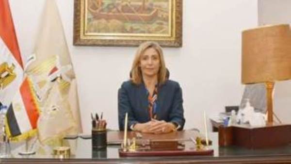 وزيرة الثقافة