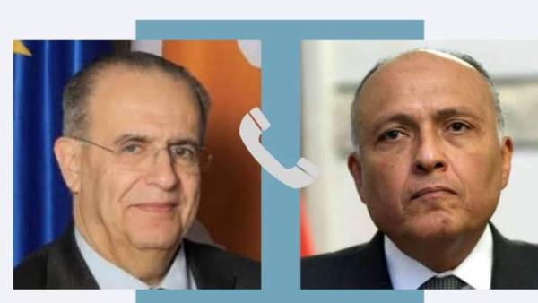 وزير الخارجية ونظيره القبرصي