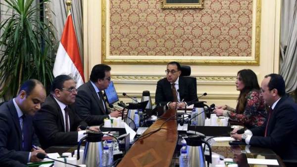 رئيس الوزراء ووزير الصحة