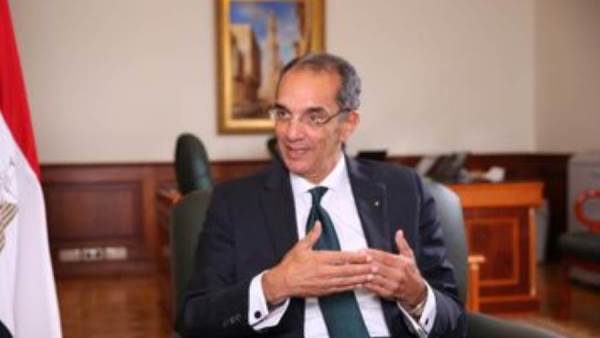 عمرو طلعت وزير الاتصالات