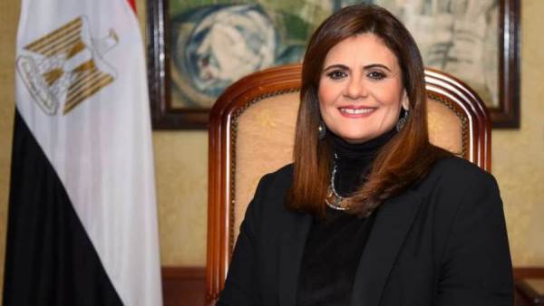 وزيرة الهجرة