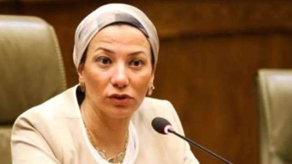 وزيرة البيئة