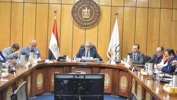 وزير القوى العاملة