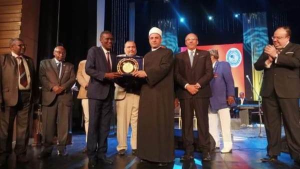 اللجنة السودانية العليا تكرم وزير الأوقاف