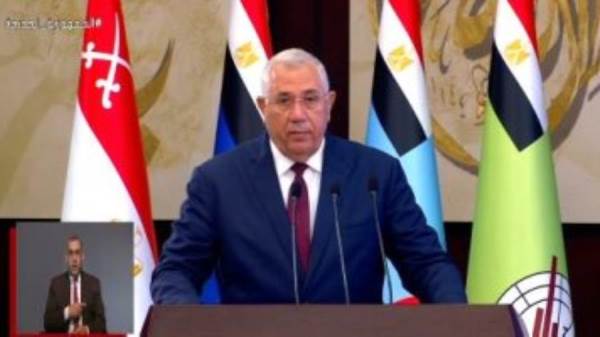وزير الزراعة السيد القصير