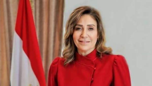 وزيرة الثقافة