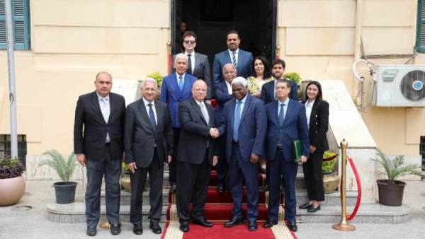 محافظ القاهرة وسكرتير عام منظمة المدن والحكومات المحلية المتحدة الأفريقية UCLG Africa