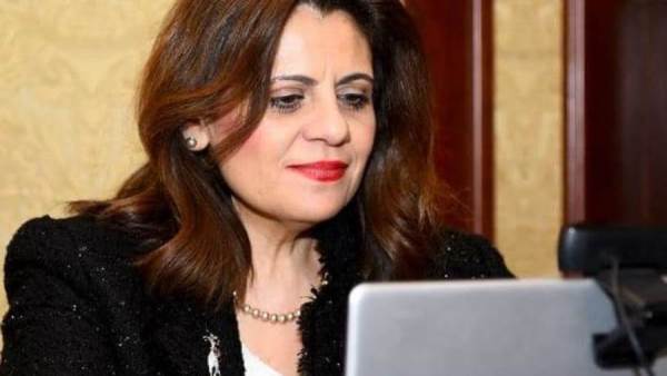 وزيرة الهجرة