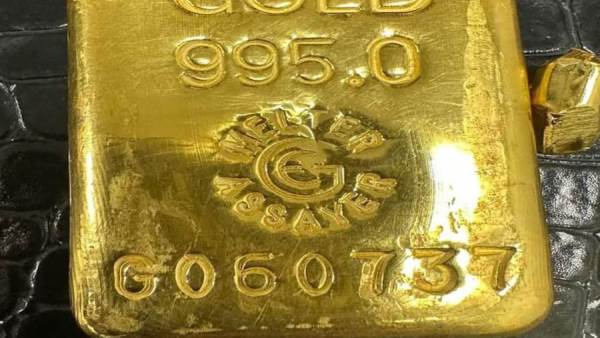 جمارك مطار برج العرب