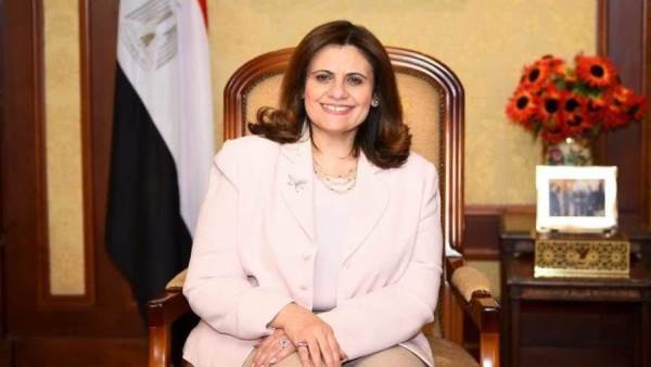 وزيرة الهجرة