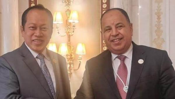 وزير المالية ونظيره الماليزي