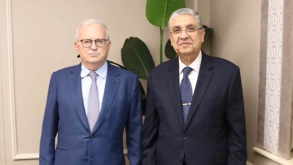 وزير الكهرباء والمدير العام لشركة جون دى نول البلجيكية