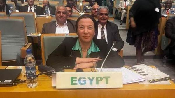 وزيرة البيئة