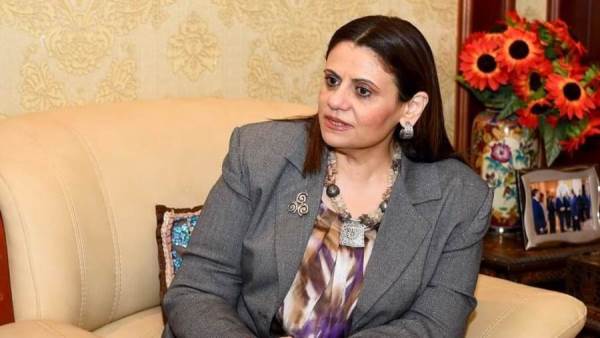 وزيرة الهجرة