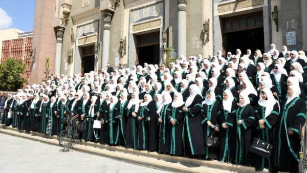 المشرفات على مصليات السيدات