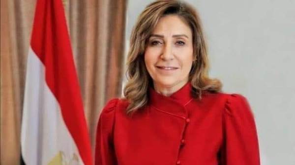 وزيرة الثقافة