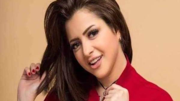 منى فاروق