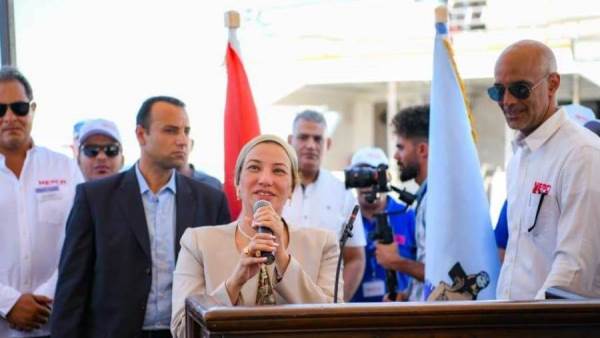 وزيرة البيئة