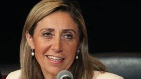 وزيرة الثقافة