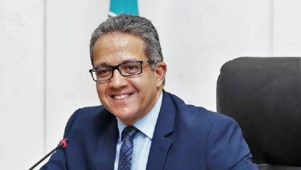وزير السياحة والآثار