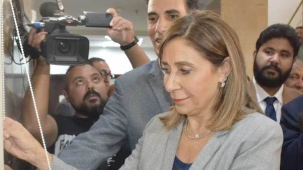 وزيرة الثقافة
