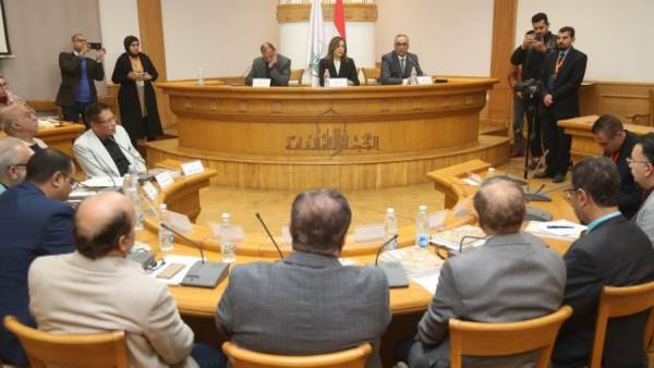 وزيرة الثقافة