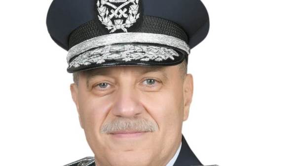 قائد القوات الجوية لواء طيار أ ح عمرو عبد الرحمن صقر