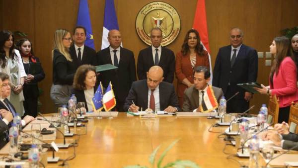 وزير النقل يوقع خطاب نوايا لإنشاء مدرسة للتكنولوجيا التطبيقية بمعهد وردان